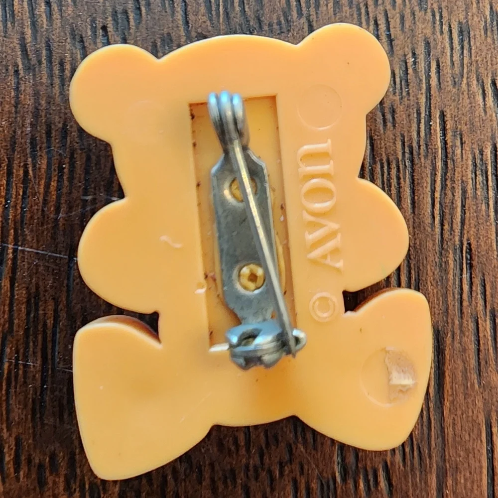 VINTAGE Avon Teddy Bear Pin